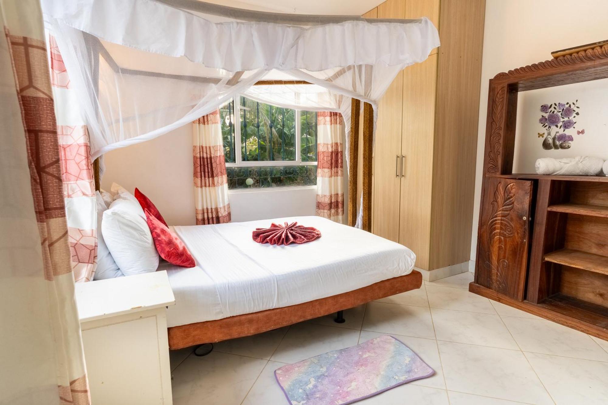 Queens Chateau Boutique Villa Diani Beach Bagian luar foto