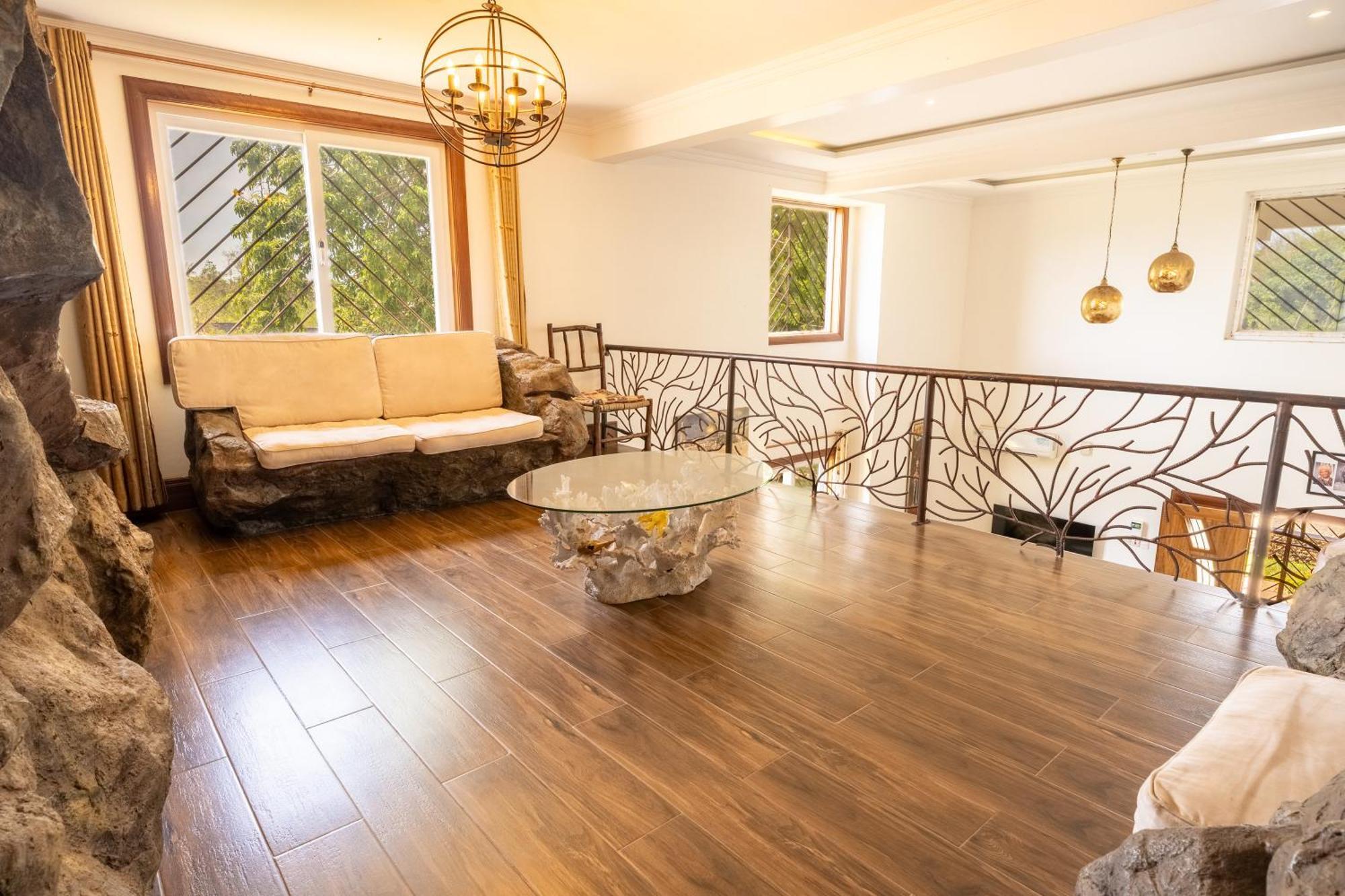 Queens Chateau Boutique Villa Diani Beach Bagian luar foto