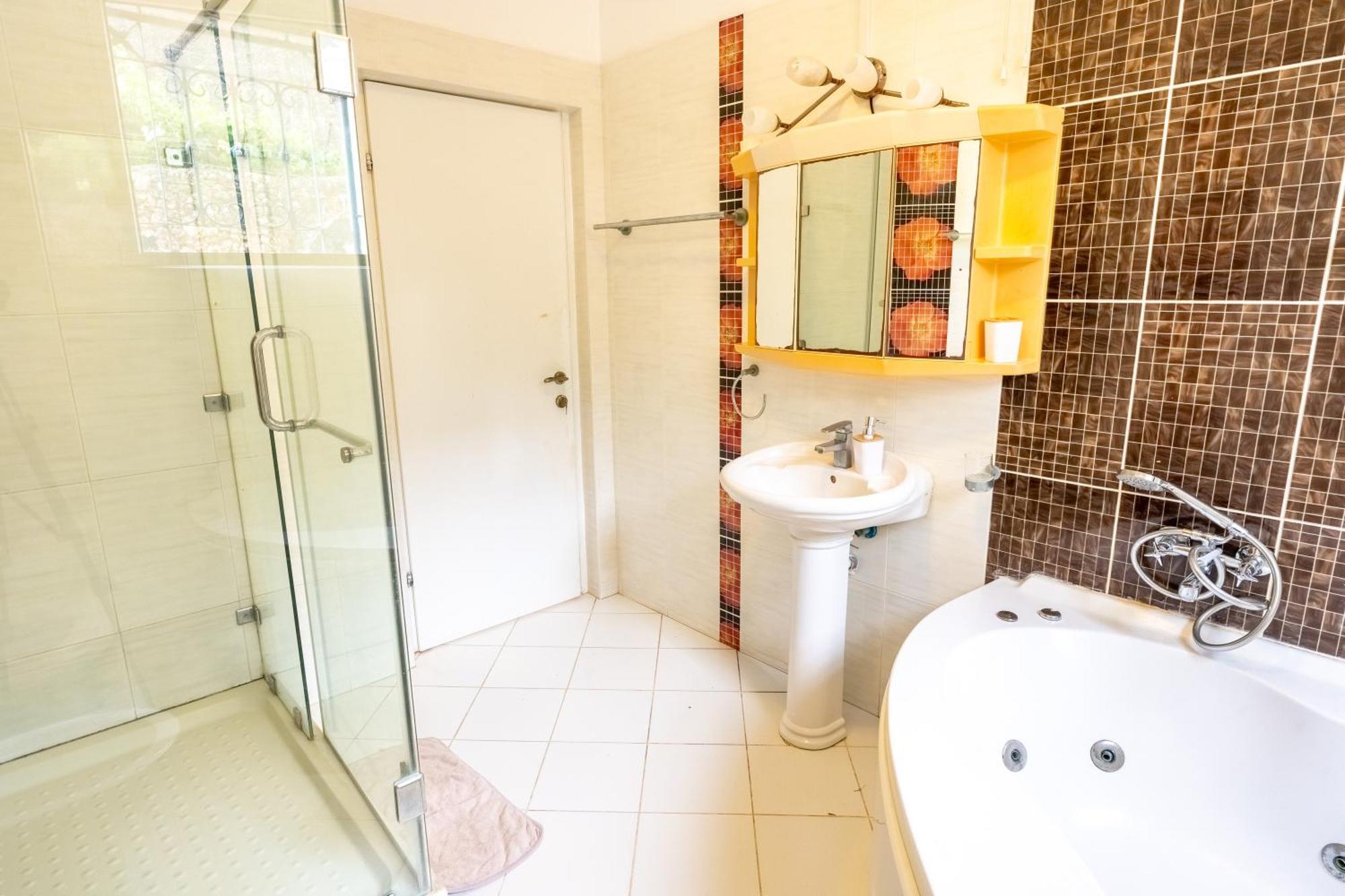 Queens Chateau Boutique Villa Diani Beach Bagian luar foto