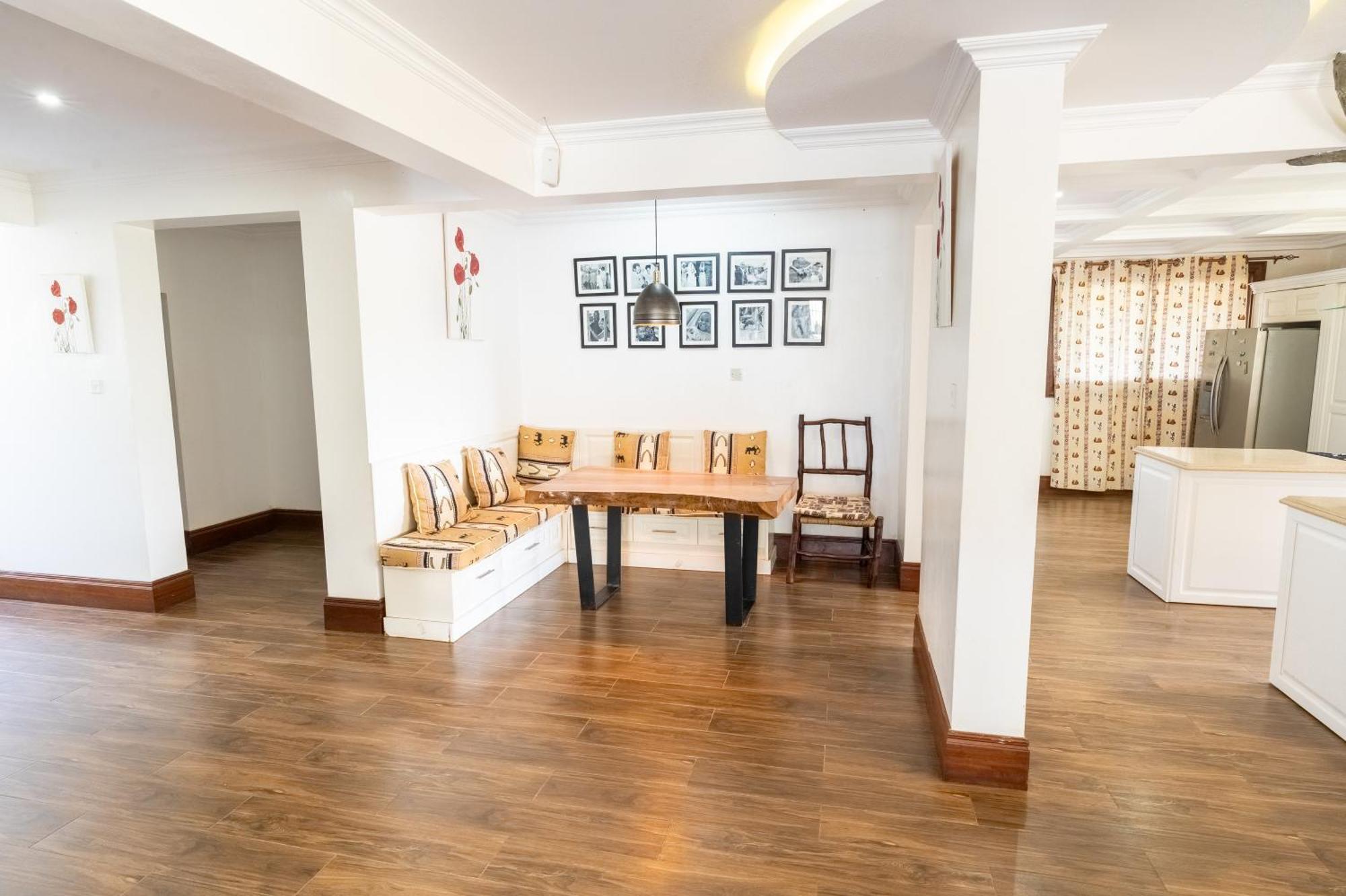 Queens Chateau Boutique Villa Diani Beach Bagian luar foto